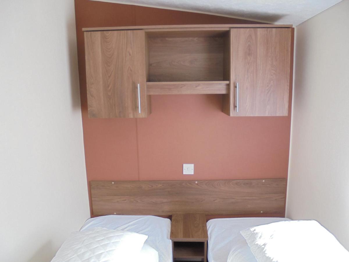 Kingfisher : Seabreeze:- 6 Berth, Enclosed Veranda, Close To Site Shop Инголдмелс Экстерьер фото